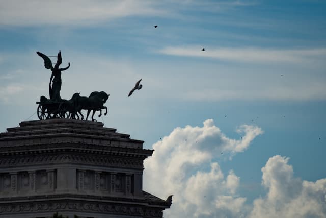 Statue on Piazza Venezia 1